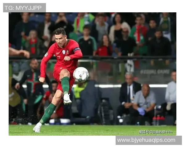 四大足球球星的悲伤时刻揭秘 他们如何面对职业生涯中的低谷与痛苦