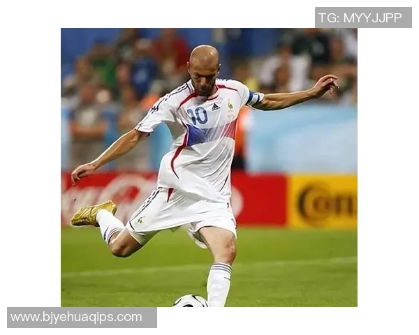 足球历史百大球星集结合影展现足坛辉煌时代与传奇人物风采